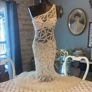 Jovani Cream One-Shoulder Prom Dress